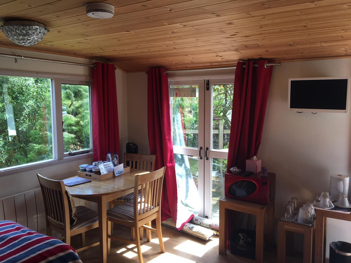 The Willows Guest House Takeley Esterno foto