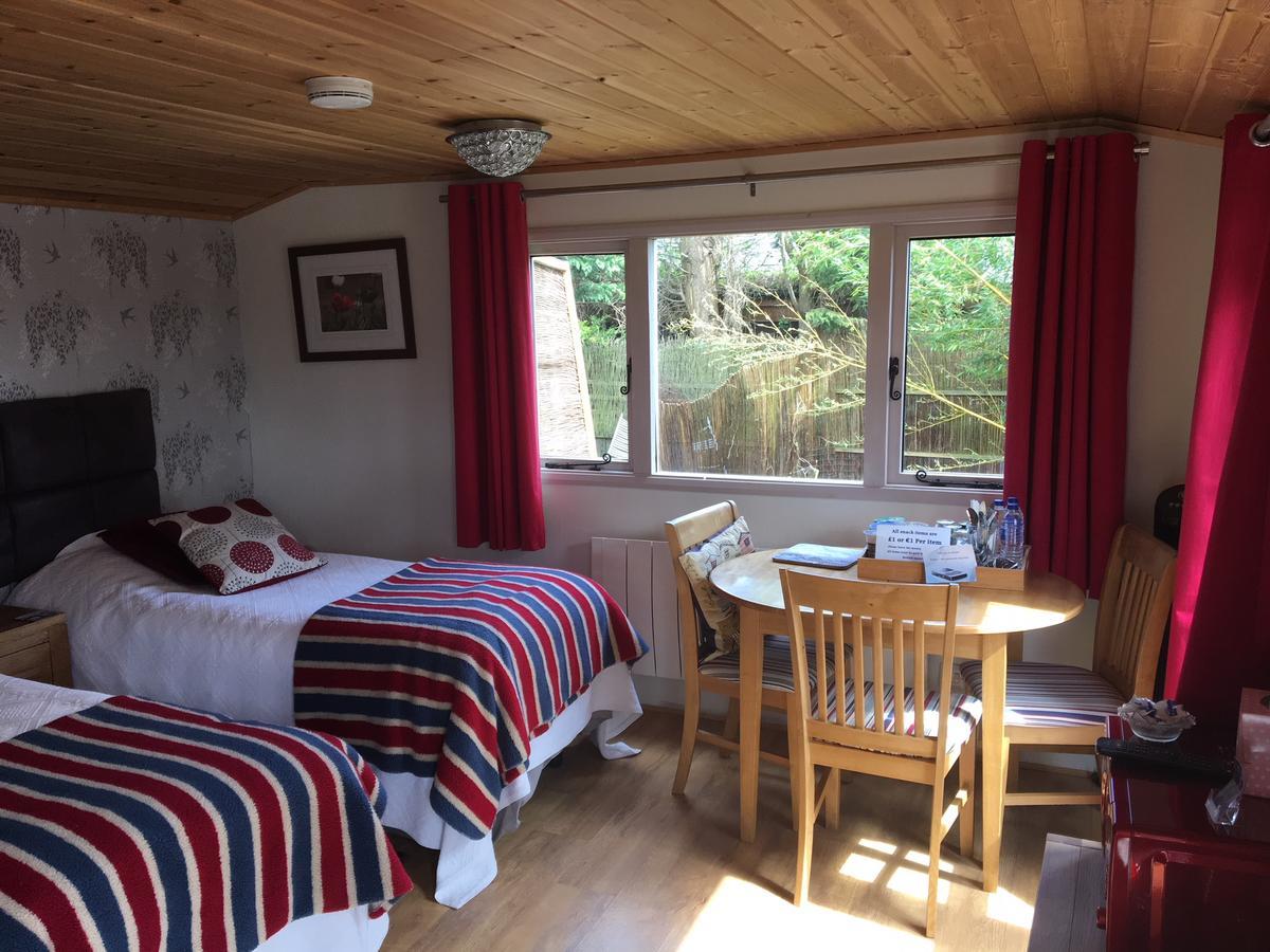 The Willows Guest House Takeley Esterno foto