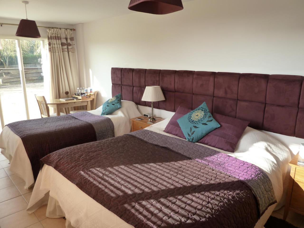 The Willows Guest House Takeley Esterno foto