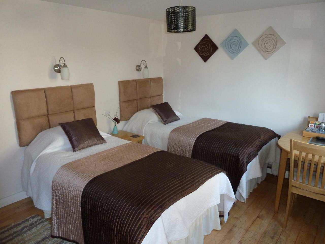The Willows Guest House Takeley Esterno foto
